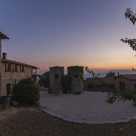 Agriturismo Terra Selvatica Valfabbrica Exterior foto