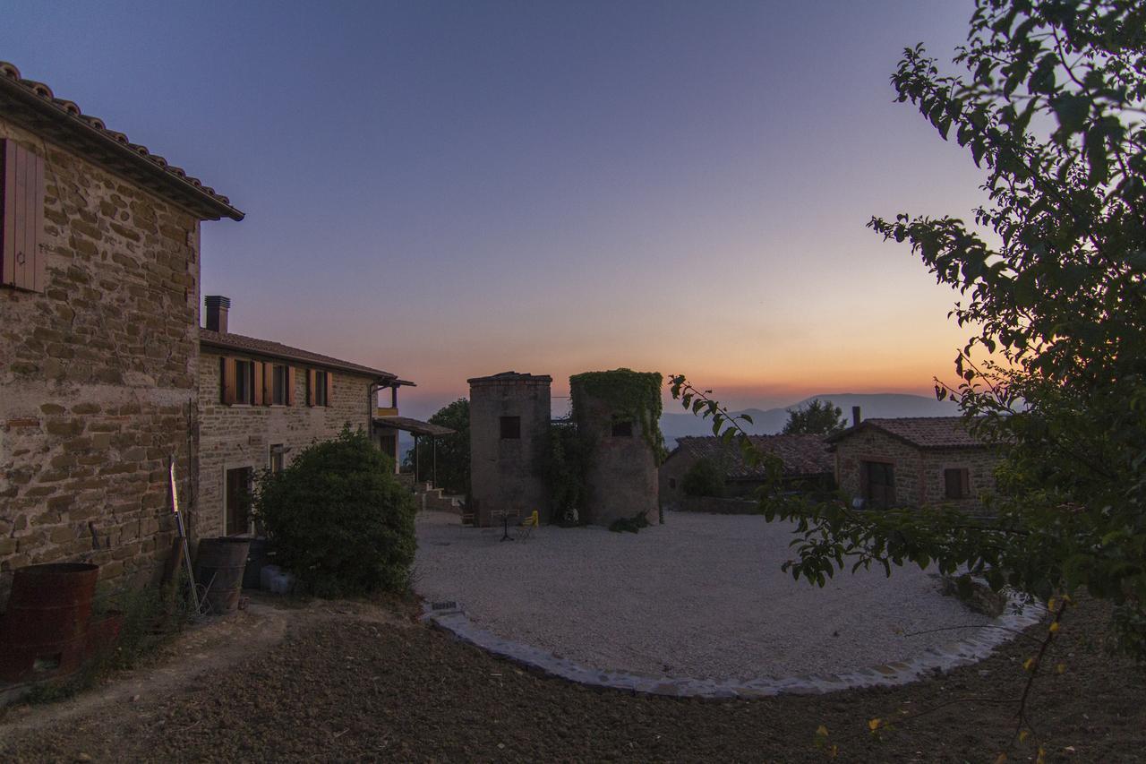 Agriturismo Terra Selvatica Valfabbrica Exterior foto